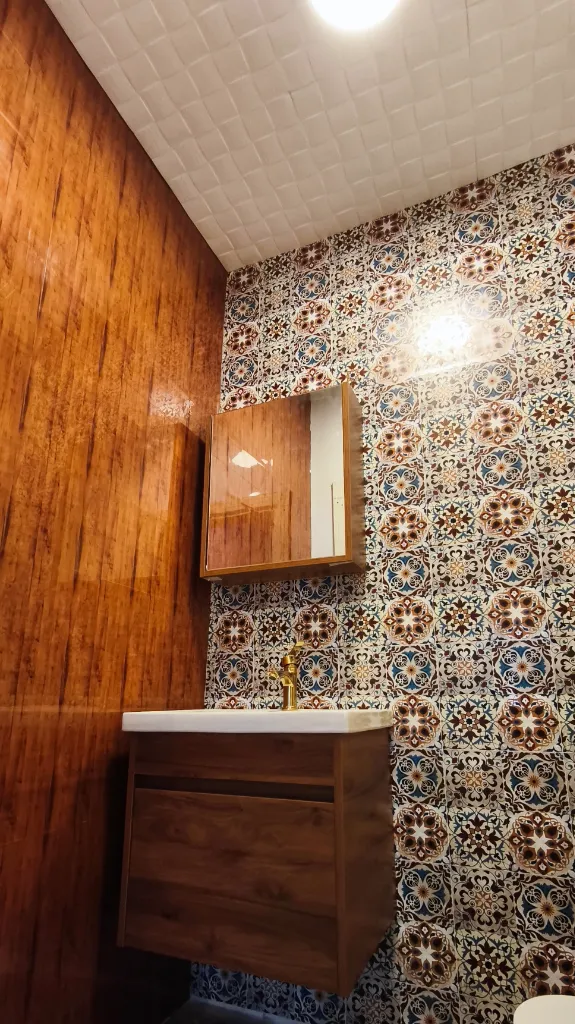 Geleneksel Çinili Atölye Lavabo Alanı